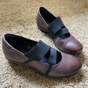 Aetrex Mary Jane flats